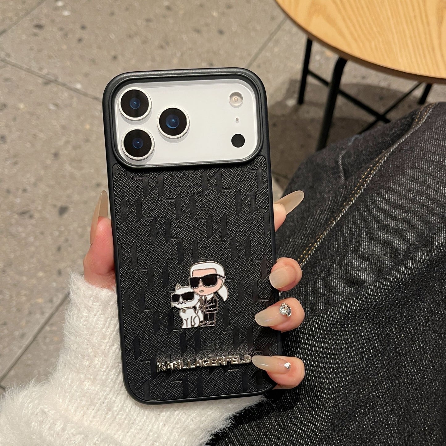 Karl Lagerfeld futrola za iPhone 17 Pro