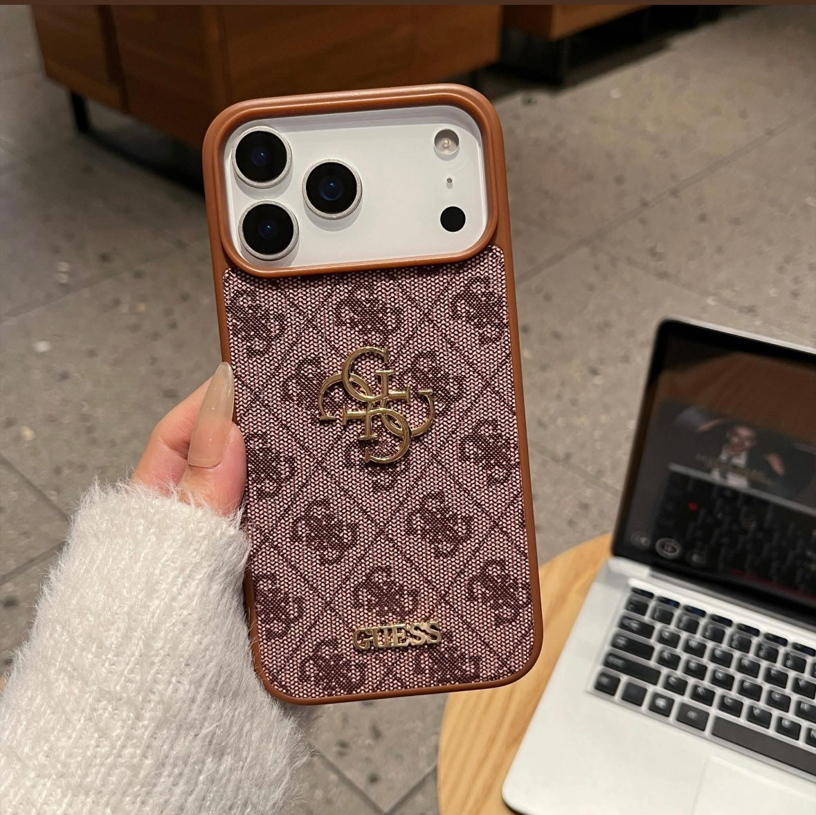 Guess futrola za iPhone 17 Pro