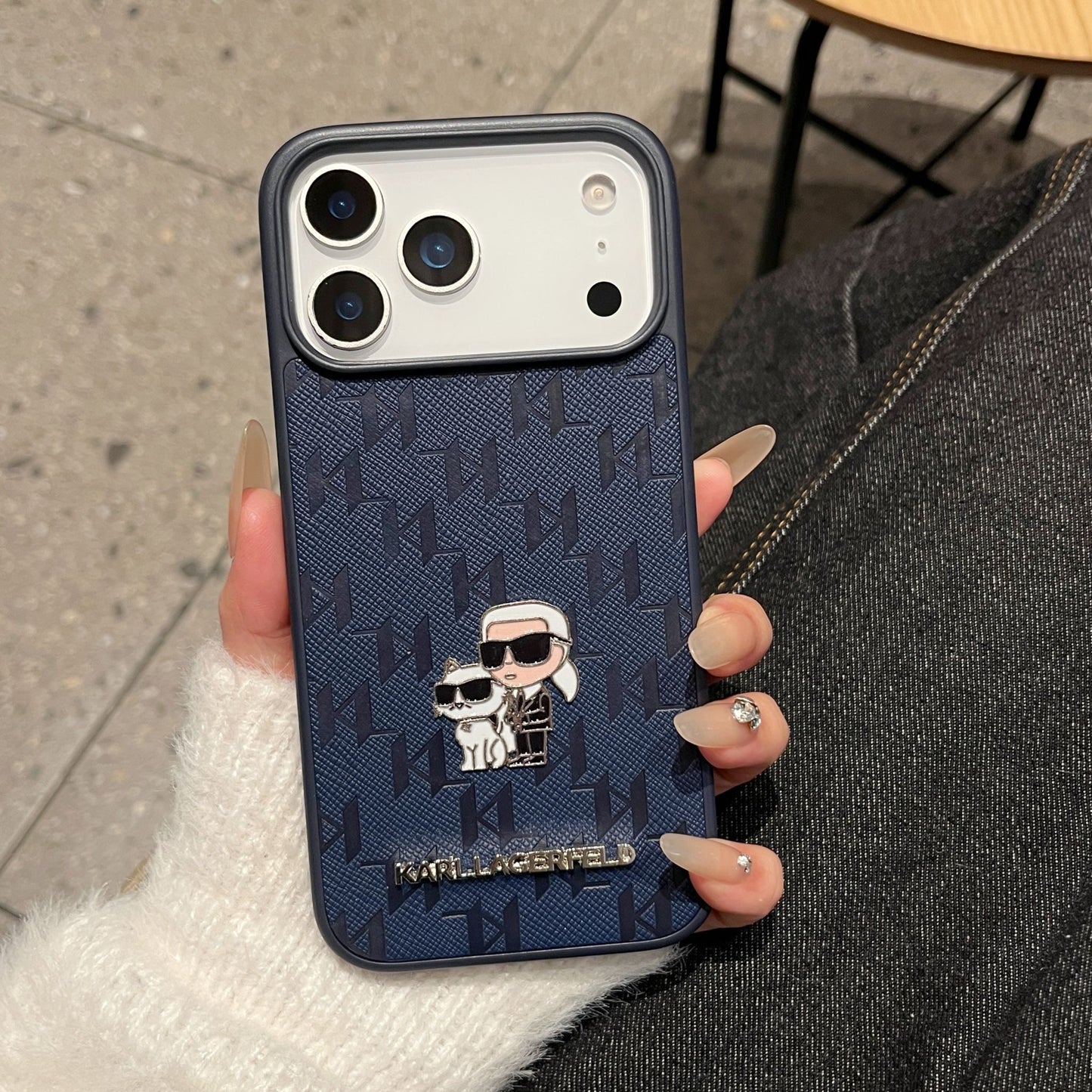 Karl Lagerfeld futrola za iPhone 17 Pro