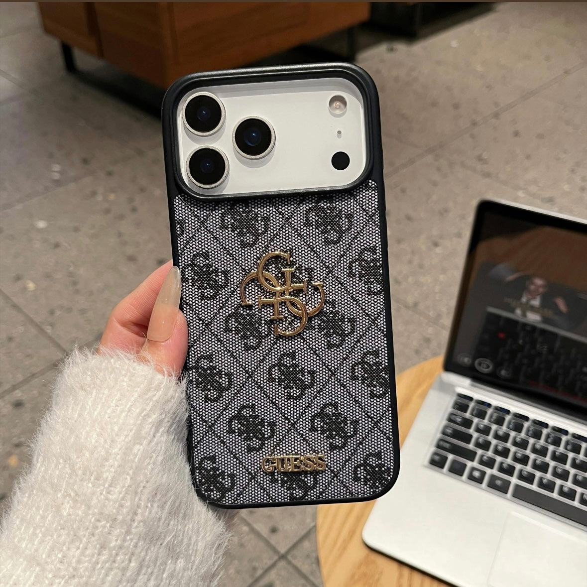 Guess futrola za iPhone 17 Pro